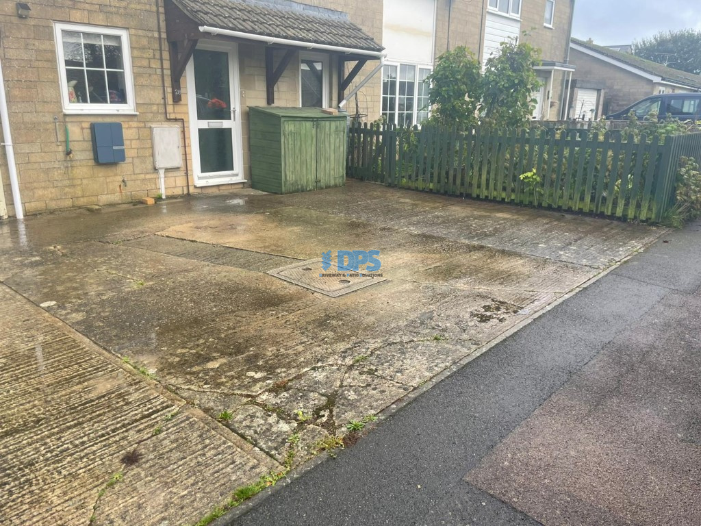 Brindle Block Paved Driveway with Charcoal Border in Stroud